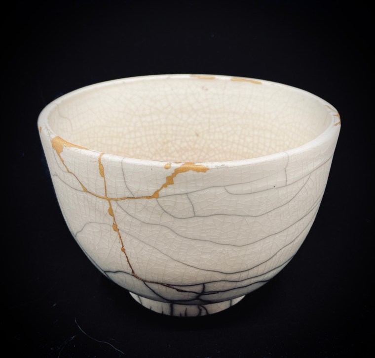 bol en faience - or pur - l'atelier minimal - kintsugi réparation céramique Lyon