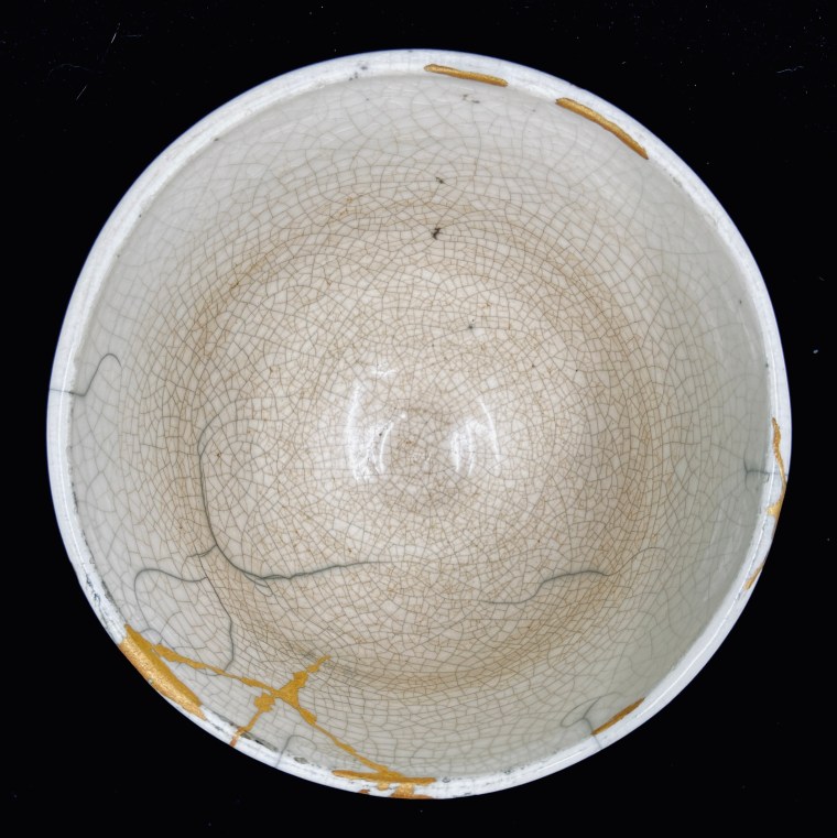 bol en faience - or pur - l'atelier minimal - kintsugi réparation céramique Lyon