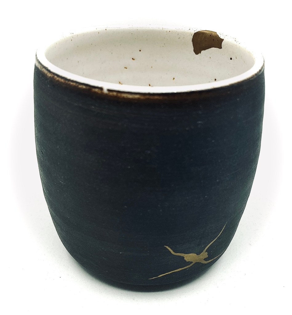 tasse en faïence - or pur - l'atelier minimal - kintsugi réparation céramique Lyon