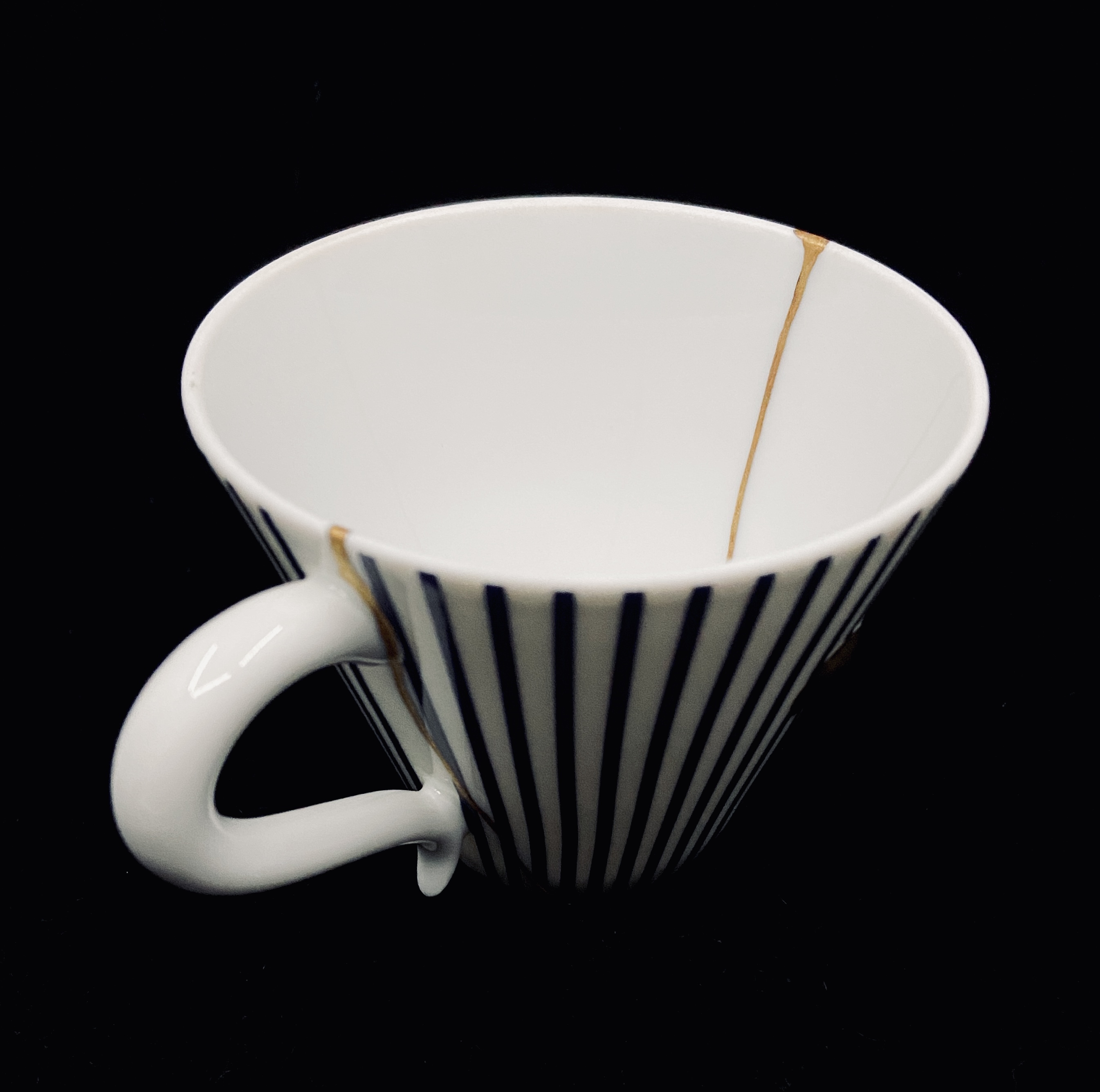 tasse en porcelaine Bernardaud - or pur - l'atelier minimal - kintsugi réparation céramique Lyon