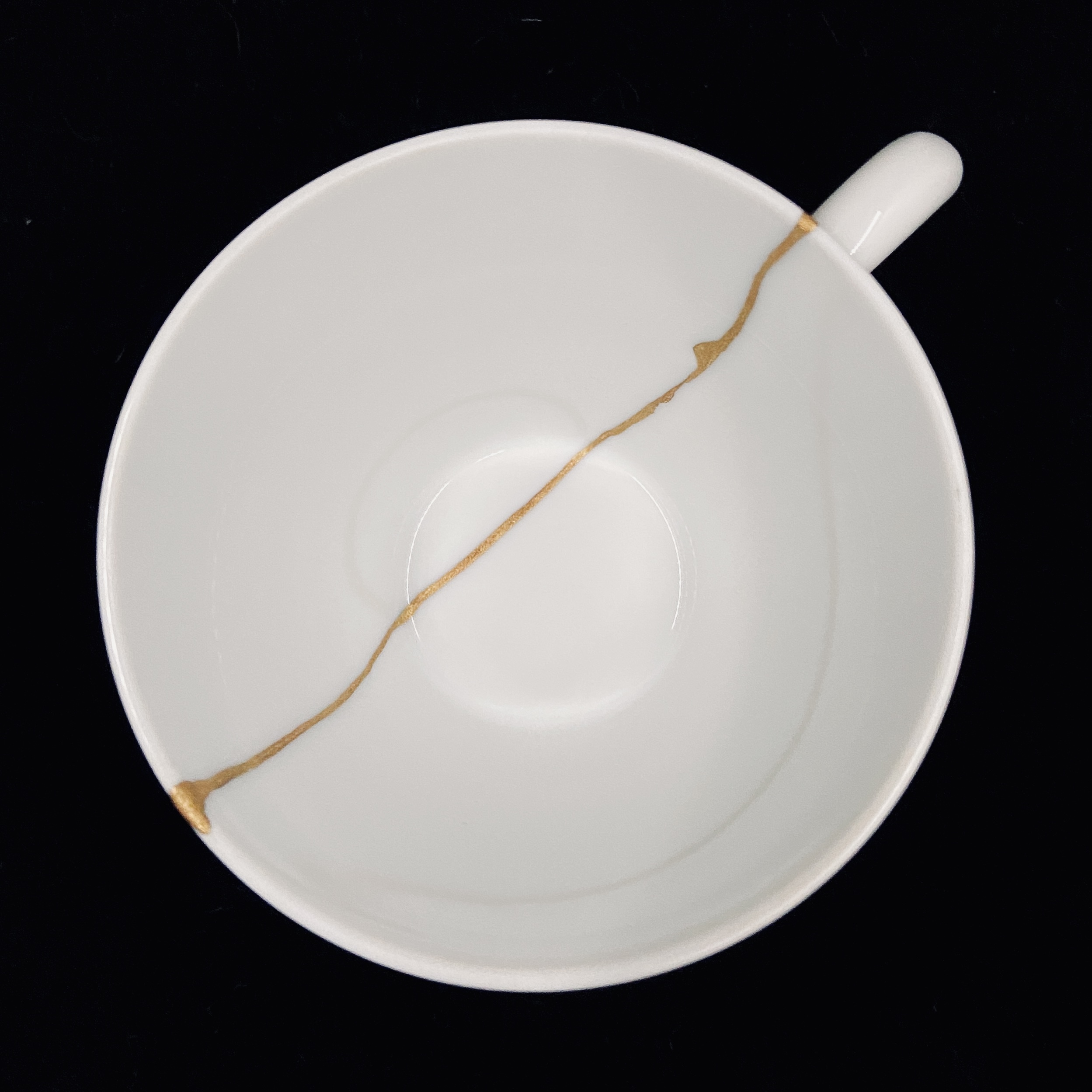 tasse en porcelaine Bernardaud - or pur - l'atelier minimal - kintsugi réparation céramique Lyon